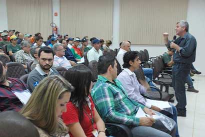Colaboradores da Coopermota se reúnem para palestra sobre administração de conflitos
