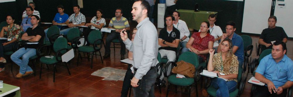 Variações cambiais e de preços agrícolas são avaliados em curso sobre mercado