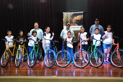 Coopermota e Du Pont premiam crianças com bicicletas em concurso de redação