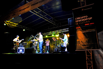 Show de samba de gafieira realizado em Palmital chama  atenção pelos arranjos e interpretação descontraída