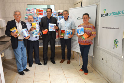 Coopermota participa de entrega de doações à Santa Casa de Cândido Mota