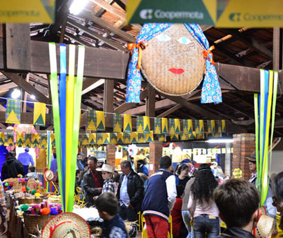 Participação e envolvimento da comunidade rural marcam primeira festa junina da Coopermota 2017