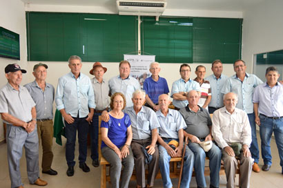 Cooperados com mais de 75 anos recebem cota-parte da Coopermota