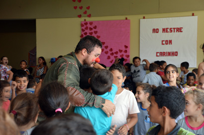 Teatro sensibiliza crianças sobre o cooperativismo