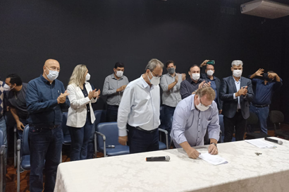 Coopermota assina contrato para gerir frigorífico de peixe