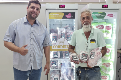 Coopermota inicia a venda de cortes especiais da Candú Cordeiro