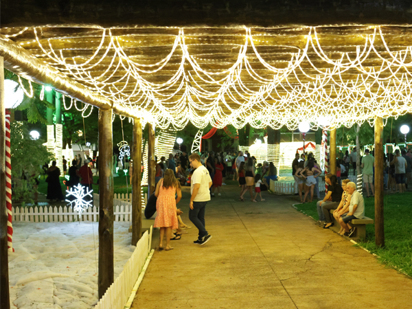 Coopermota acende luzes da Praça dos Estudantes
