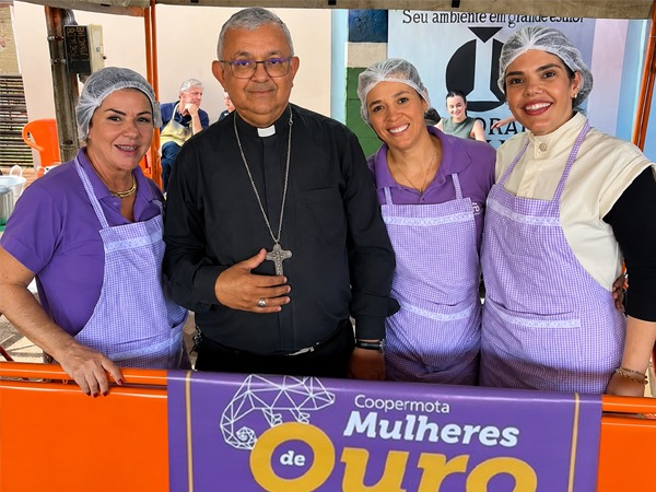 Mulheres de Ouro da Coopermota participam do Dia C e apoiam Festa Julina do Asilo de Cândido Mota