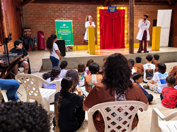 Coopermota leva cultura e diversão à comunidade em parceria com a Associação Maculelê de Capoeira
